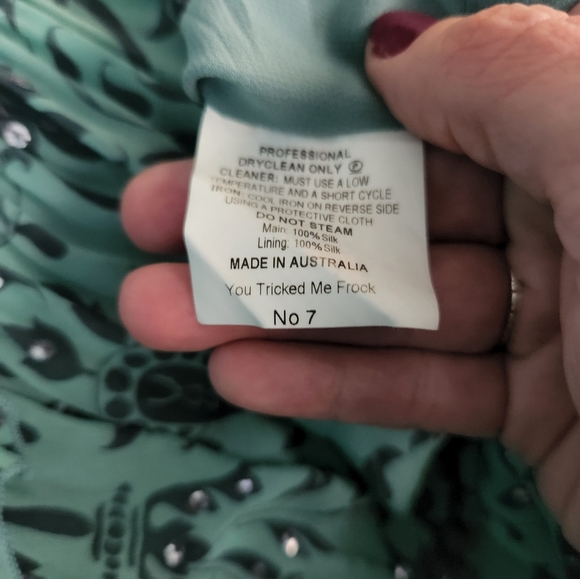 Beautiful Alannah Hill green silk dress - Picture 4 of 4